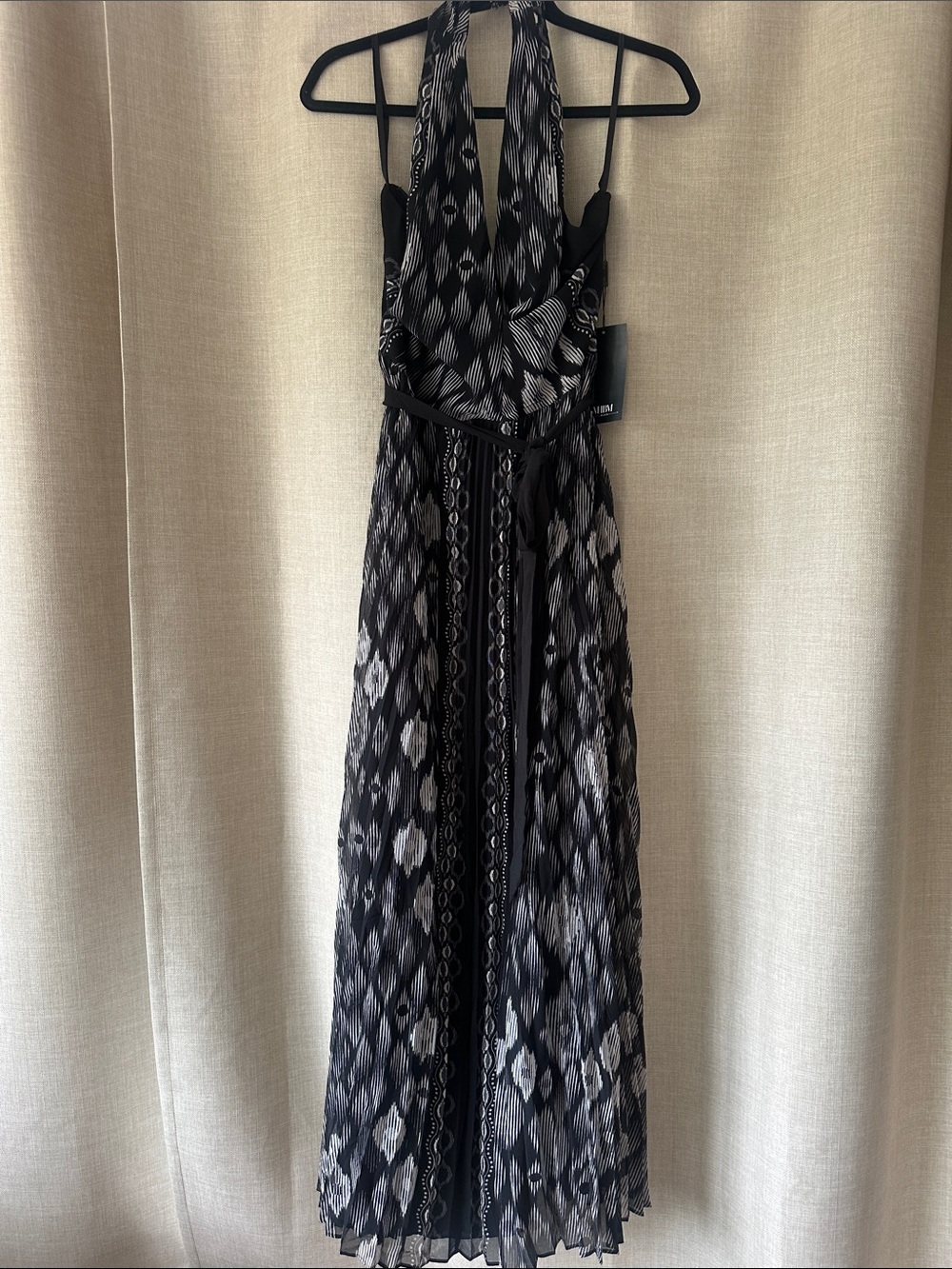 WHBM White House Black Market Black and White ChiffonHalter Maxi Dress Sz 8 NWT